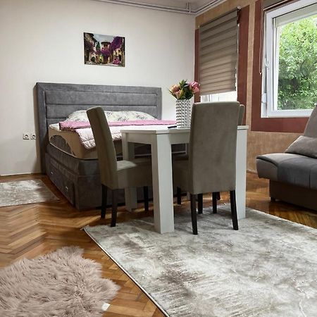 Aloha Apartment Novi Pazar Esterno foto