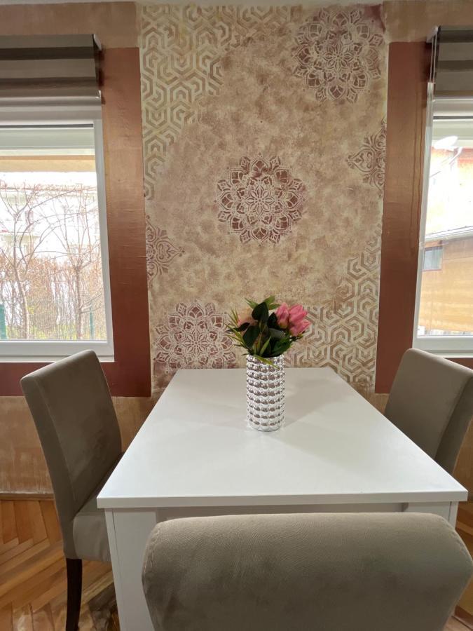 Aloha Apartment Novi Pazar Esterno foto