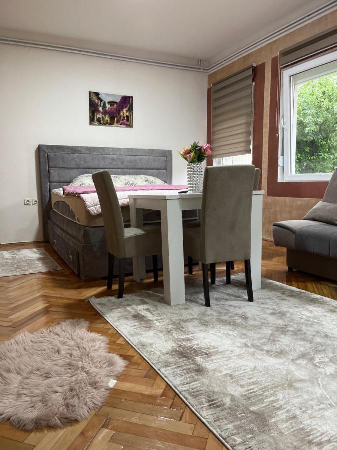 Aloha Apartment Novi Pazar Esterno foto